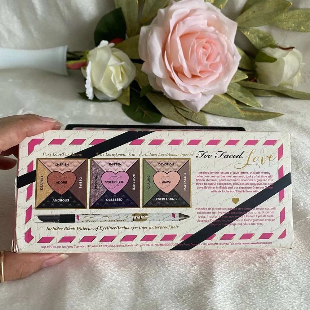 Too Faced - LOVE - Passionately Pretty Eye Shadow Collection Palette